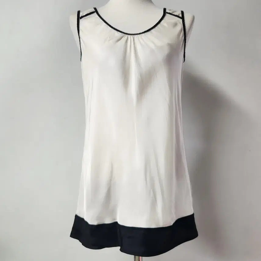 [BUNJANG] DKNY 100% Silk Beaded Sleeveless Top Blouse / pure dkny 실크 100% 비즈 민소매 탑 블라우스 55