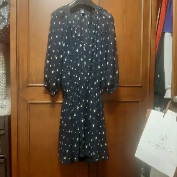 [BUNJANG] Club Monaco Chiffon Floral Pattern Dress / 클럽모나코 쉬폰 플라워 패턴 원피스