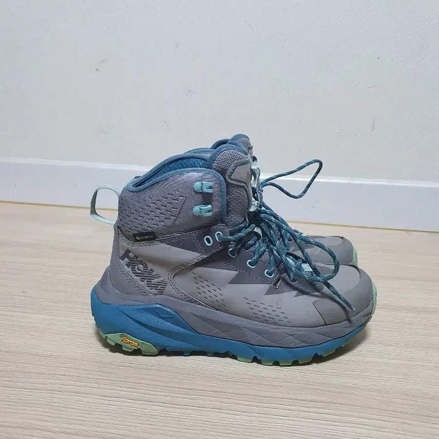 [BUNJANG] Hoka Kaha Gore-Tex Hiking Boots Size 220 / 호카 카하 고어텍스 등산화 220