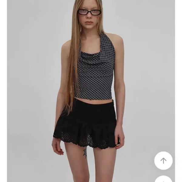 [BUNJANG] Black Up Buckie Drape Halter Top / 블랙업 버키 드레이프 홀터나시(1번착용)