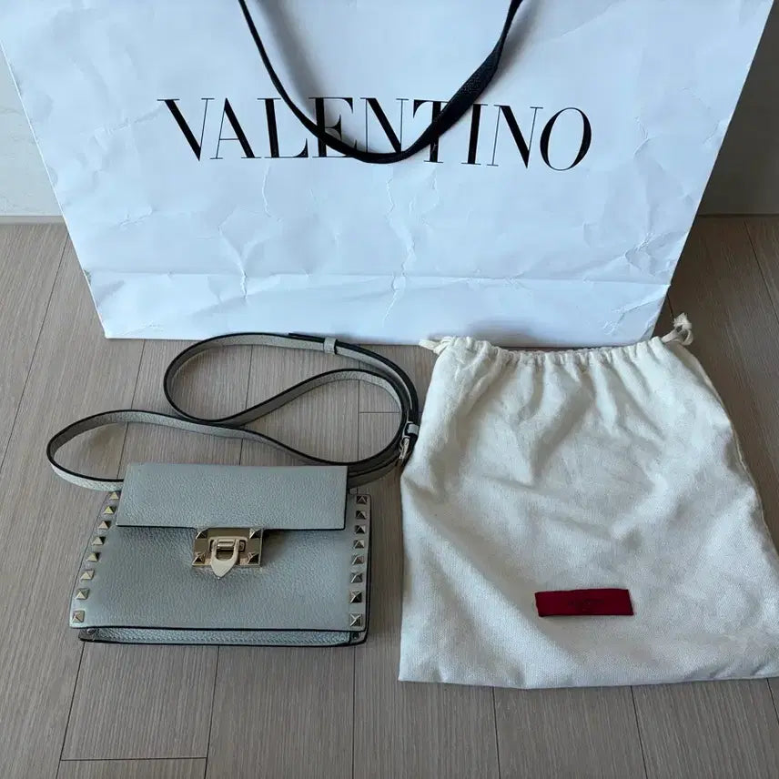 [BUNJANG] Valentino Rockstud Crossbody Bag / 발렌티노 락스터드 크로스백