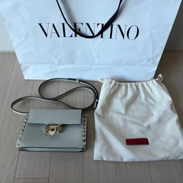 [BUNJANG] Valentino Rockstud Crossbody Bag / 발렌티노 락스터드 크로스백
