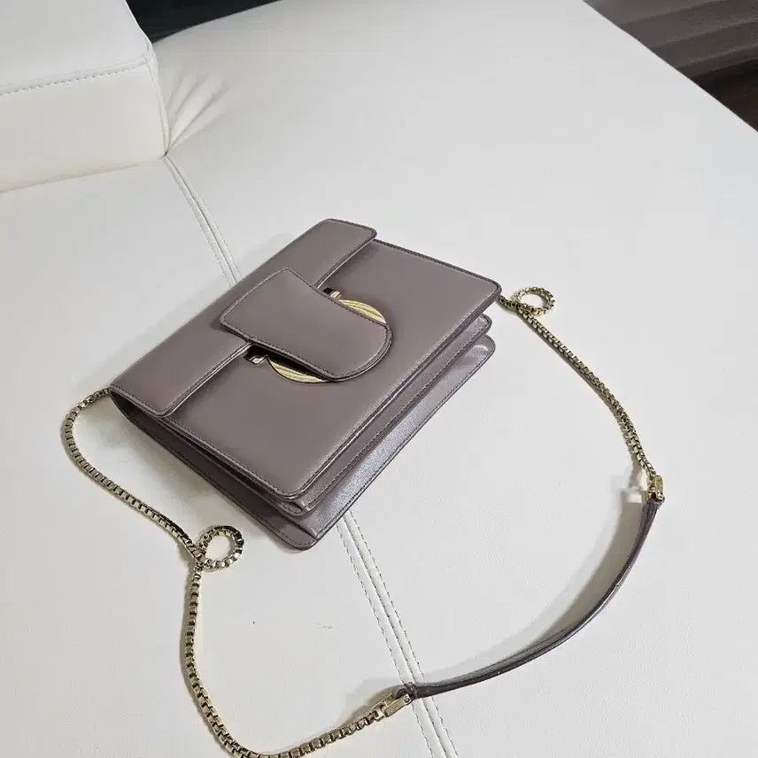 [BUNJANG] Salvatore Ferragamo Genuine Crossbody Bag / 페라가모정품 크로스백