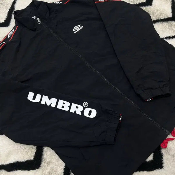 [BUNJANG] Umbro Woven Windbreaker Jacket Black XL / [XL]엄브로 사이드라인 우븐 바람막이/블랙