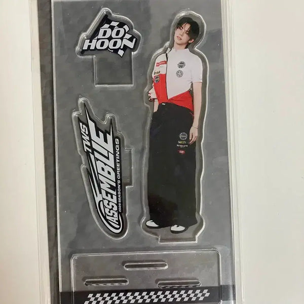 [BUNJANG] TWS Dohoon 2024 Season's Greetings Acrylic Stand / 투어스 도훈 시그 팝업 아크릴 스탠드 시즌그리팅