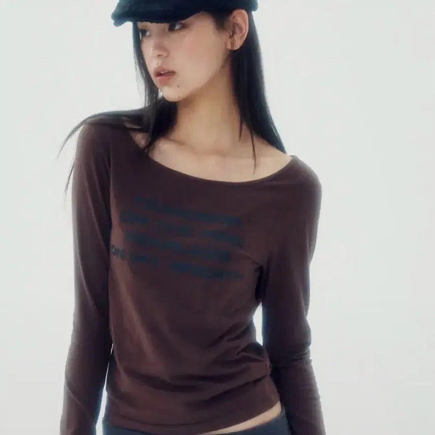 [BUNJANG] Running High Lettering Slim Fit Long Sleeve T-Shirt (Brown) / 러닝하이 레터링 슬림 티 (브라운)