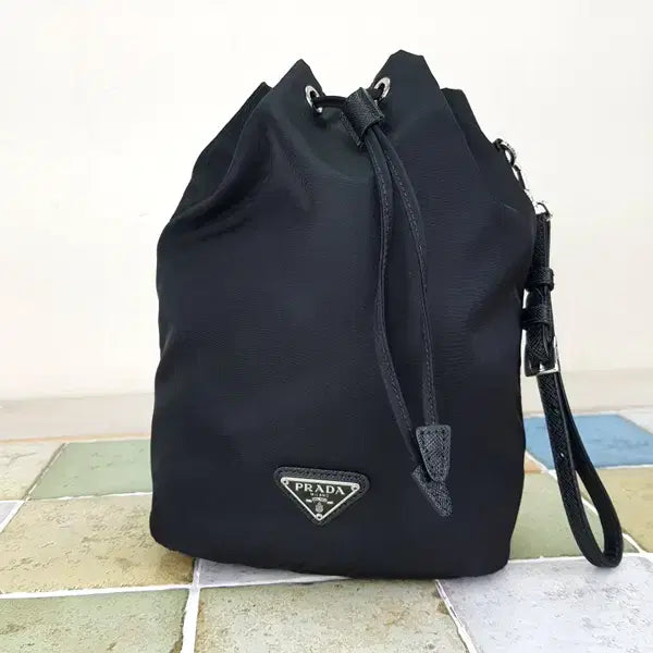 [BUNJANG] Prada 1NS369 Re-Nylon Bucket Pouch Black / 프라다 1NS369 리나일론 버킷 파우치