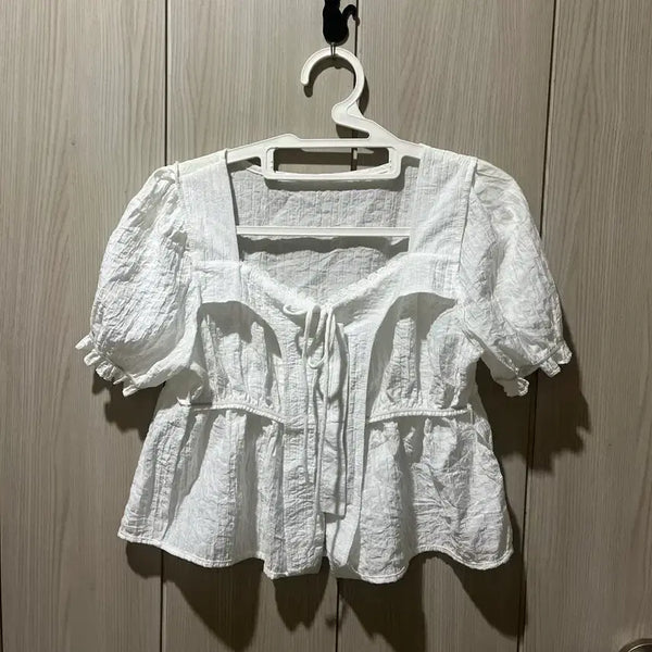 [BUNJANG] White Frill Short-Sleeve Blouse with Ribbon Tie / 프릴 반팔 블라우스