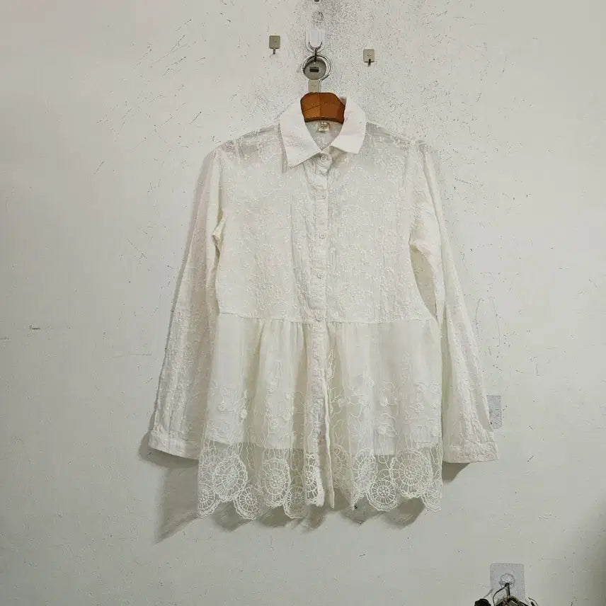 [BUNJANG] Punch White Lace Shirt / 펀칭화이트 레이스 셔츠