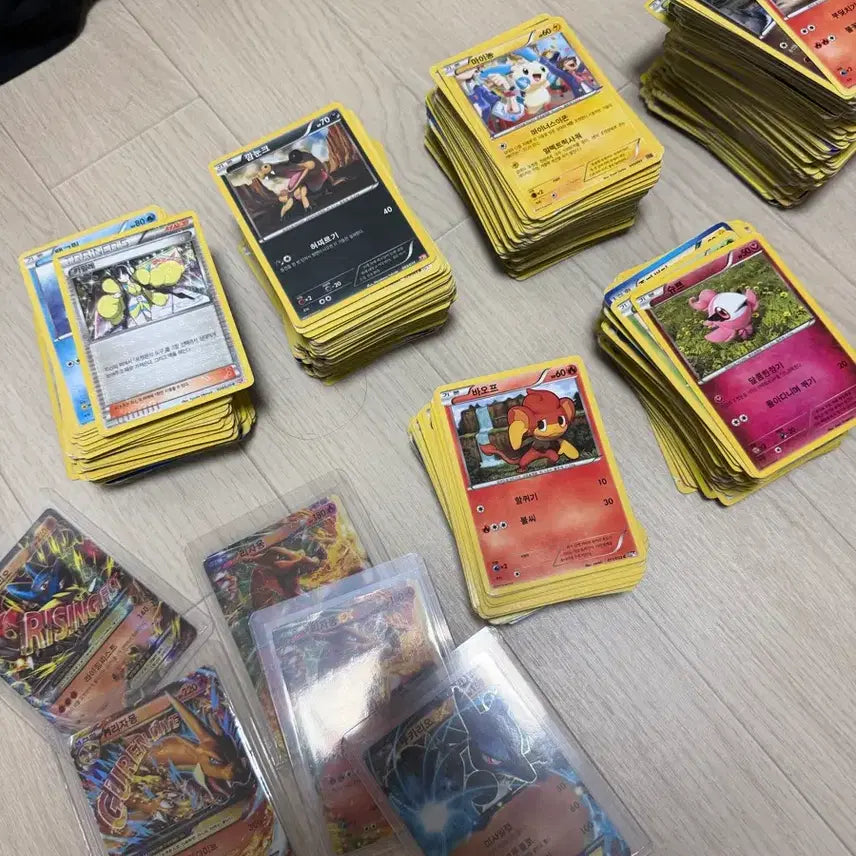 [BUNJANG] Vintage Pokemon Cards (Over 10 Years Old) - Charizard, Lucario / 포켓몬카드 고대카드(10년 이상)