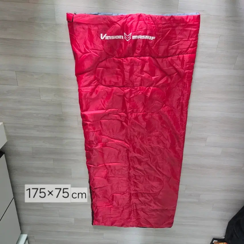 [BUNJANG] Vinsensmeesf Red Sleeping Bag 175x75cm / 빈슨메시프 캠핑 빨강 침낭 레드 175x75cm
