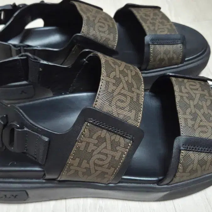 [BUNJANG] Bally Men's Monogram Strap Sandals / 발리 남성용 모노그램 스트랩 샌들