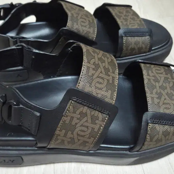 [BUNJANG] Bally Men's Monogram Strap Sandals / 발리 남성용 모노그램 스트랩 샌들