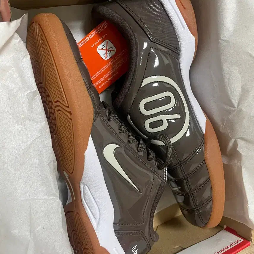 [BUNJANG] Nike Women's Total 90 Baroque Brown Black Sneakers Size 250 / (무료배송) 우먼스 나이키 토탈 90 바로크 브라운 블랙 250