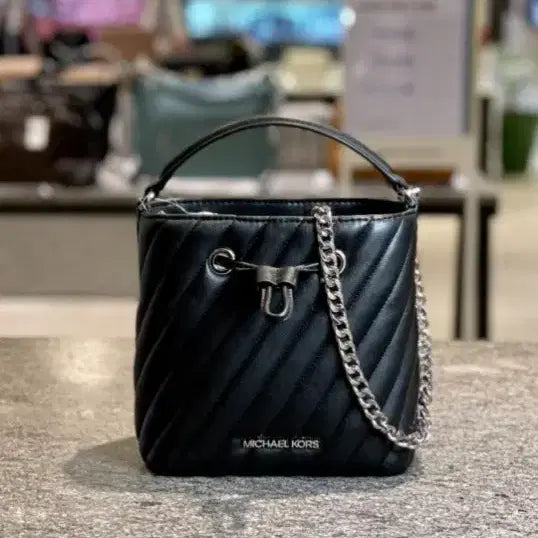 [BUNJANG] Michael Kors Sutton Small Quilted Crossbody Bag / 마이클코어스 수리 스몰 퀼팅 크로스바디