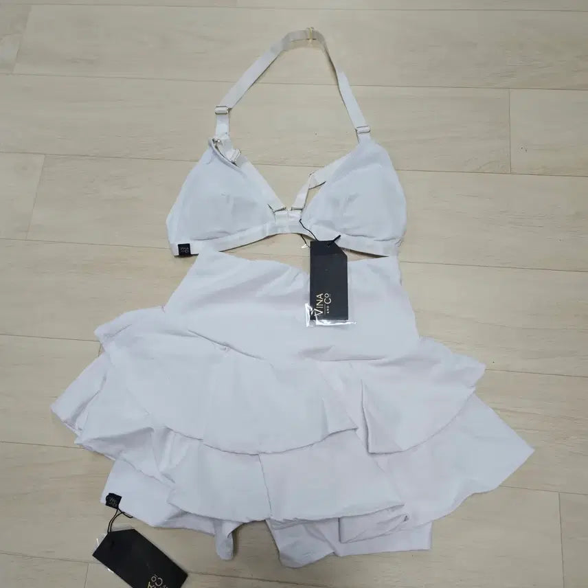 [BUNJANG] Vina & Co. Strap Bikini Set - White / 비나앤코 스트랩 비키니세트 화이트 새상품