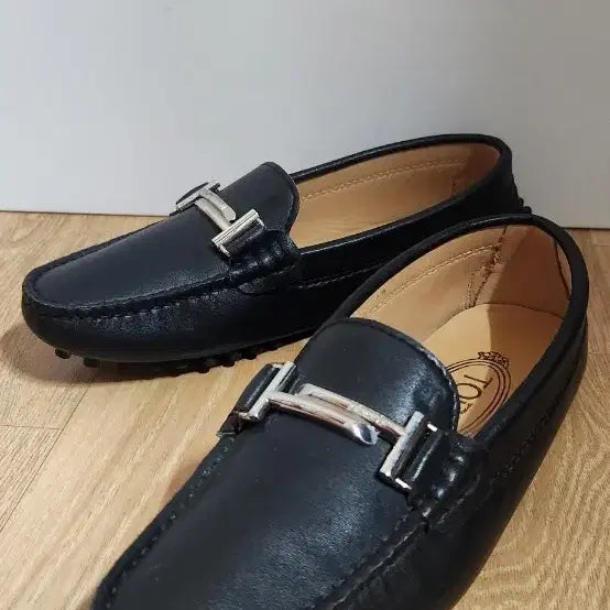 [BUNJANG] Tod's Women's Black Leather Gommino Driving Shoes Loafers Size 37 (235mm) / (37/235mm)일회사용 토즈 더블티 고미노 드라이빙슈즈 로퍼