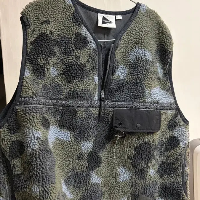 [BUNJANG] Gramicci x And Wander Collaboration Fleece Vest Camo Pattern XL / 그라미치 x 앤드원더 콜라보 플리스 조끼 베스트 XL 카모 패턴