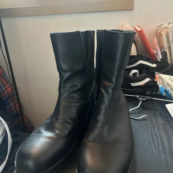 [BUNJANG] Our Legacy Kamion Black Leather Zip-Up Boots / 아워레가시 카미온