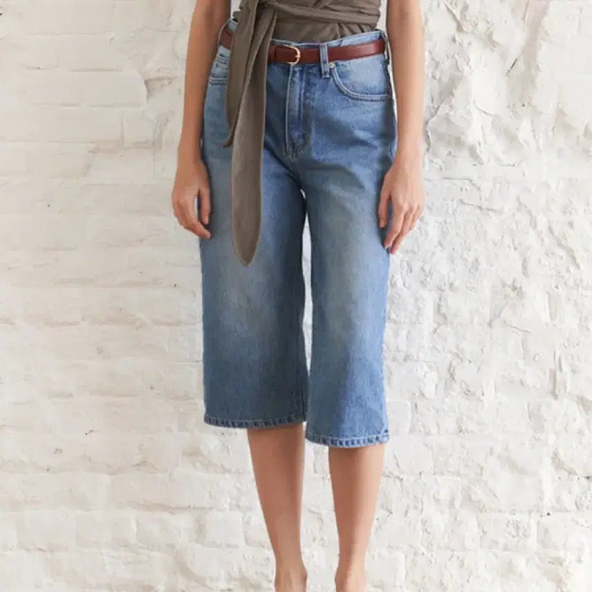 [BUNJANG] The Ryeo Straight Bermuda Denim Pants / The rye 더라이 스트레이트 버뮤다 데님 팬츠  cos
