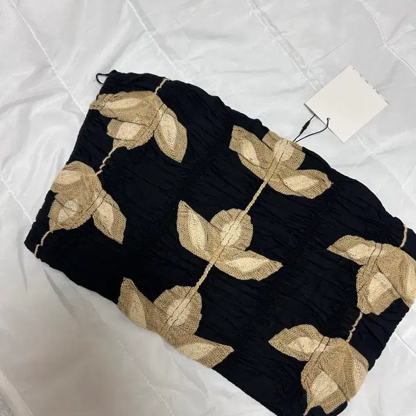 [BUNJANG] Zara Floral Embroidered Crop Top / 택 달린 새 제품) ZARA 자라 꽃잎 자수 크롭탑/ 코스 앤아더 스타일