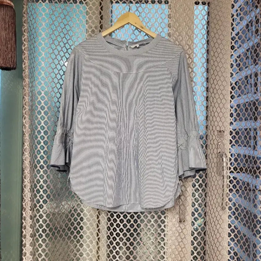 [BUNJANG] Olive des Olive Striped Blouse / 올리브데올리브의 매력적인 스트라이프 블라우스에요