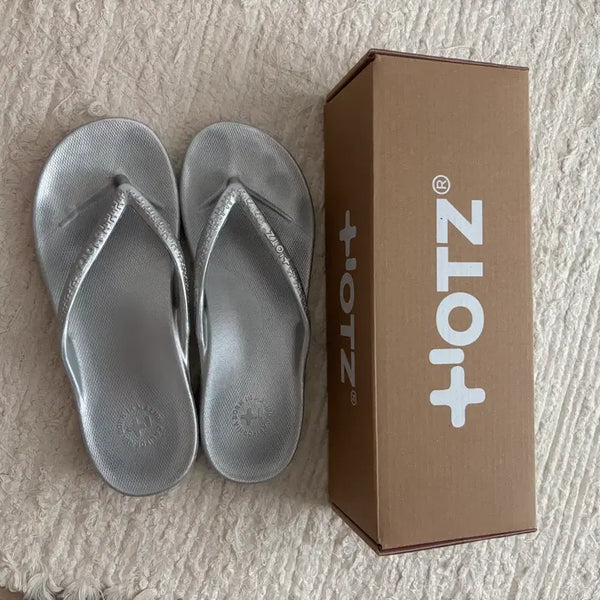 [BUNJANG] Ozzi Cobbs Silver "Jjori" Sandals (Size 240) / 한번신음) 오찌 코브스 실버 쪼리 조리 240