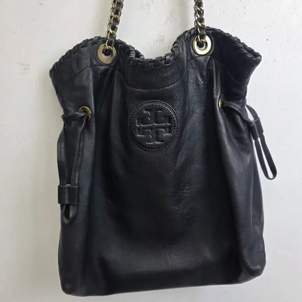 [BUNJANG] Tory Burch Embossed Logo Chain Shoulder Bag Black / 토리버치 엠보 로고 체인 숄더백 블랙