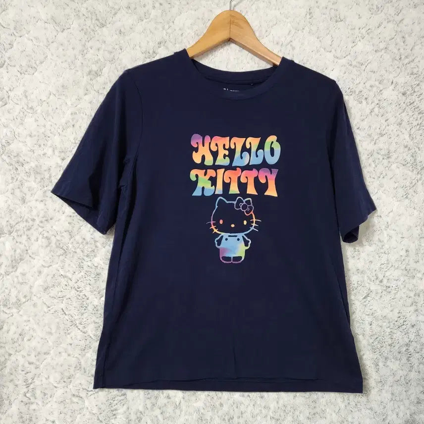 [BUNJANG] Uniqlo Hello Kitty 50th Anniversary T-Shirt (Size M) / 627B [M] 유니클로 헬로키티 50주년 반팔 티셔츠