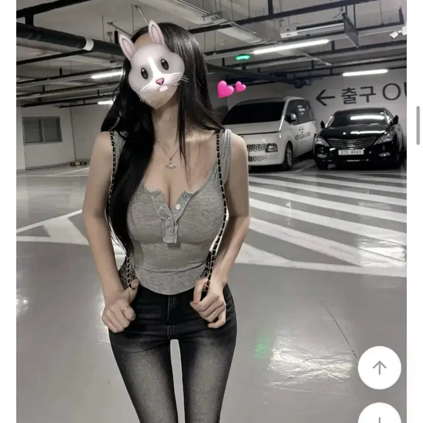 [BUNJANG] Ablley Gulim Hem Button Sleeveless Top / 에이블리 굴림 밑단 버튼 나시
