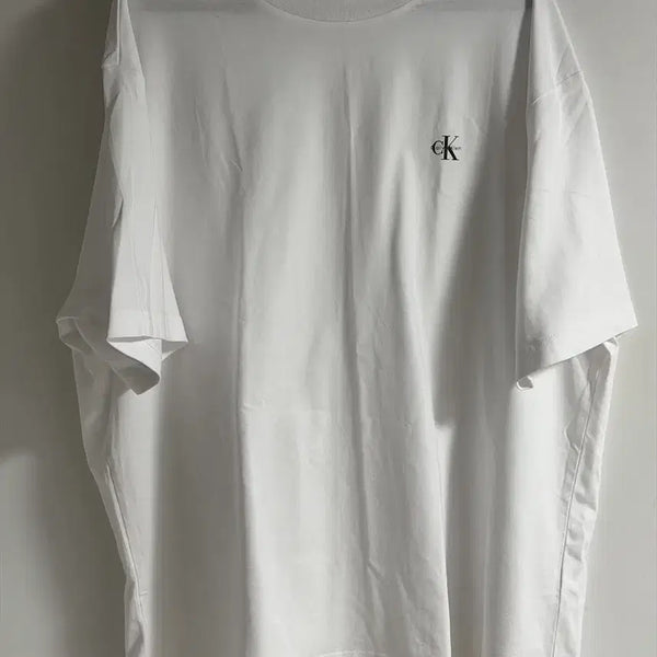 [BUNJANG] Calvin Klein Jeans Logo Solid Short Sleeve T-Shirt / [1회 착용]캘빈클라인 진 로고 솔리드 반팔 티셔츠