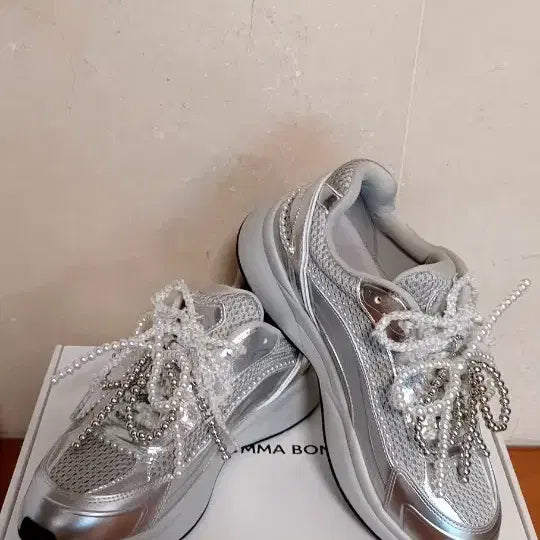 [BUNJANG] SUECOMMA BONNIE Pearl Detail Silver Sneakers / 슈콤마보니