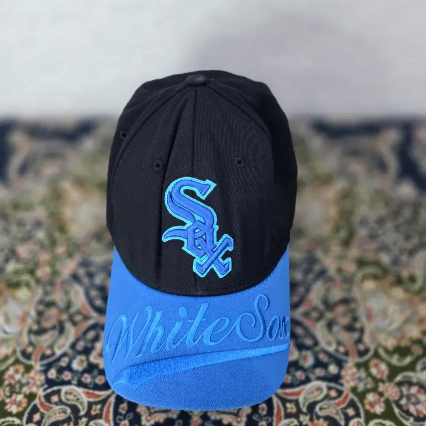 [BUNJANG] MLB Chicago White Sox Script Logo Color-Blocked Ball Cap / MLB 시카고 화이트삭스 스크립트 로고 배색 볼캡