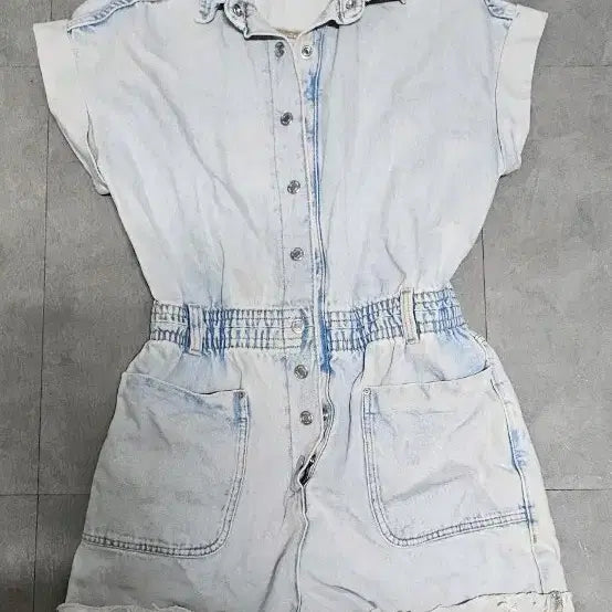 [BUNJANG] Zara Denim Vintage Bib Shorts Light Wash / 자라 데님 빈티지한 멜빵 반바지 연청