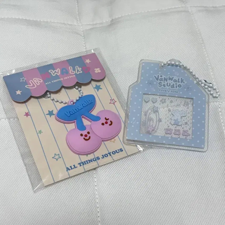 [BUNJANG] Bon Voyage Pastel Pink Cherry Keyring & House Keyring Bundle Set / (새상품)반워크 파스텔 핑크 체리 키링& 하우스 키링 일괄판매