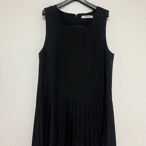 [BUNJANG] 8seconds Pleated Sleeveless Dress / 에잇세컨즈 플리츠 나시원피스