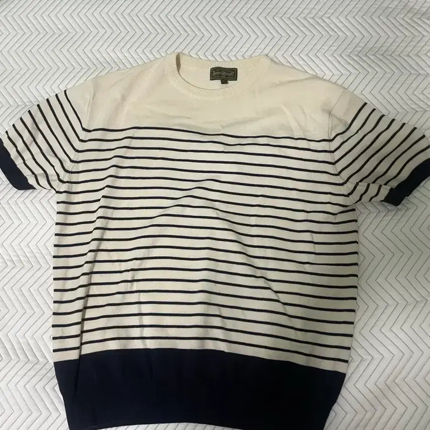 [BUNJANG] Boogie Holiday Short-Sleeve Knit L / 부기홀리데이 반팔 니트 L