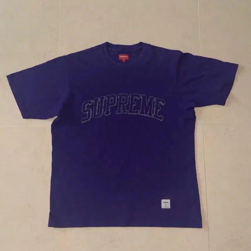 [BUNJANG] Supreme Sketch Embroidered Short Sleeve Top Purple (L) / 슈프림 스케치 자수 숏슬리브 탑 퍼플 23SS (L)