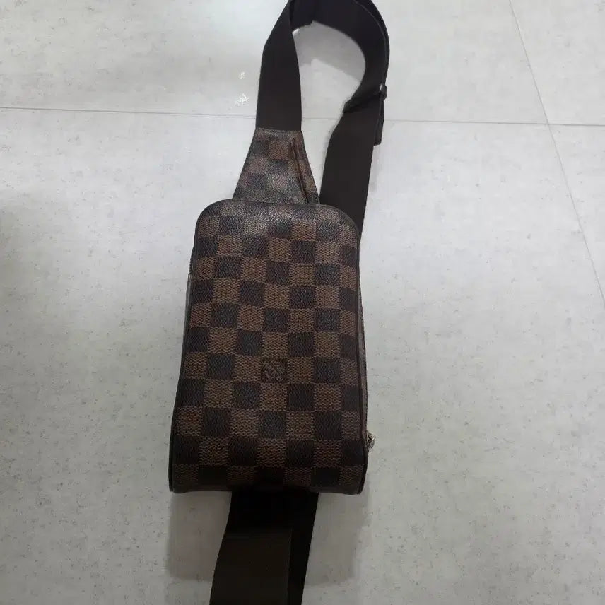 [BUNJANG] Louis Vuitton Sling Bag / 루이비통 정품 슬링백