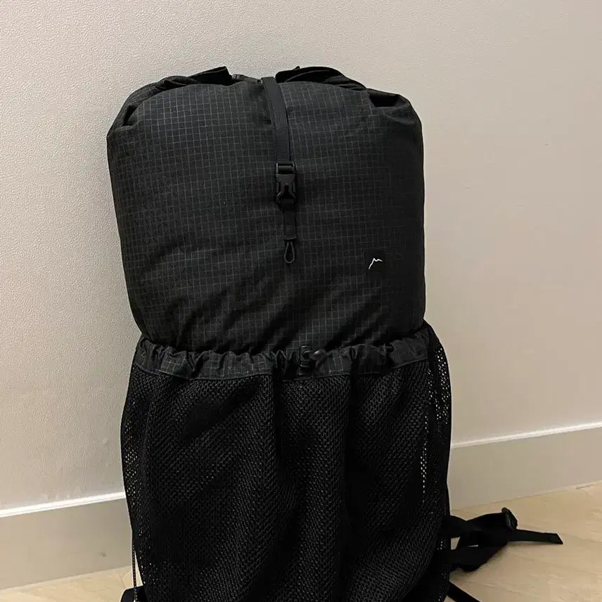 [BUNJANG] CAYL Gaya Roll Top Backpack Black 18-22L / CAYL 가야 롤탑 백팩 블랙 (18-22L)