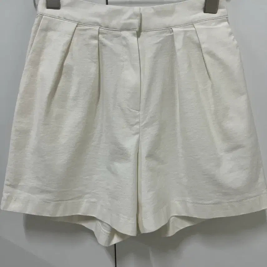 [BUNJANG] Ivory Pintuck Culotte Shorts Pants (Size S) / (미착용새상품) 여름 아이보리 핀턱 큐롯 숏츠팬츠 반바지 S
