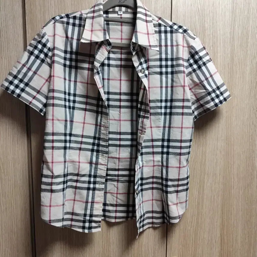 [BUNJANG] Light Beige Check Short-Sleeve Shirt / 최종가격내림)연베이지 체크 무늬 반팔 셔츠