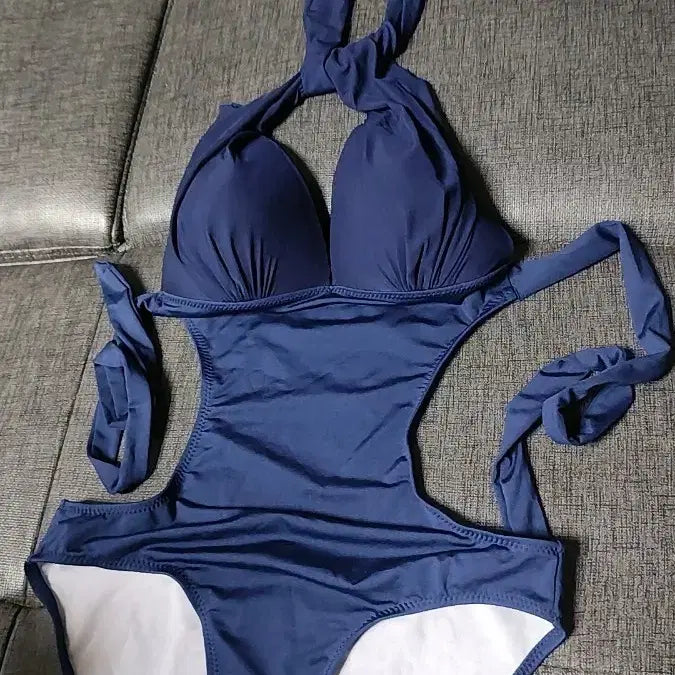 [BUNJANG] Navy Halterneck Monokini One-Piece Swimsuit / 최종가격내림)네이비 홀터넥 모노키니 원피스 수영복 새제품