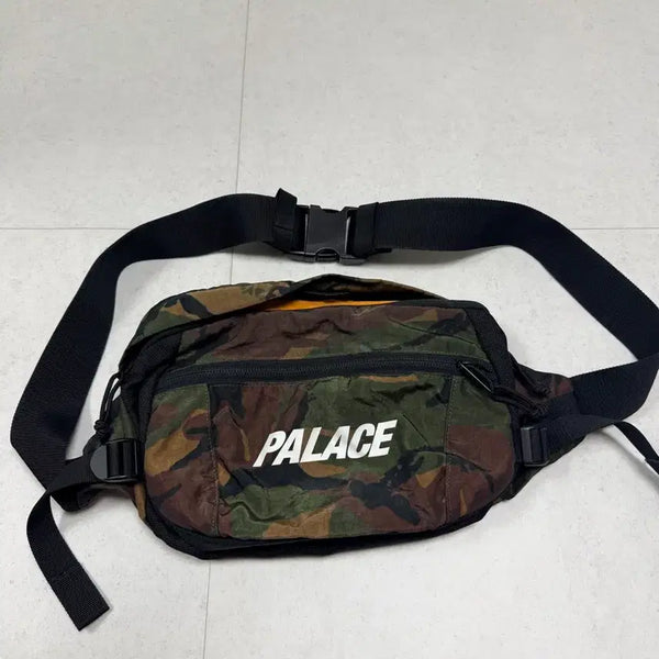 [BUNJANG] Palace Camouflage Hip Bag / 팔라스 카모 힙백