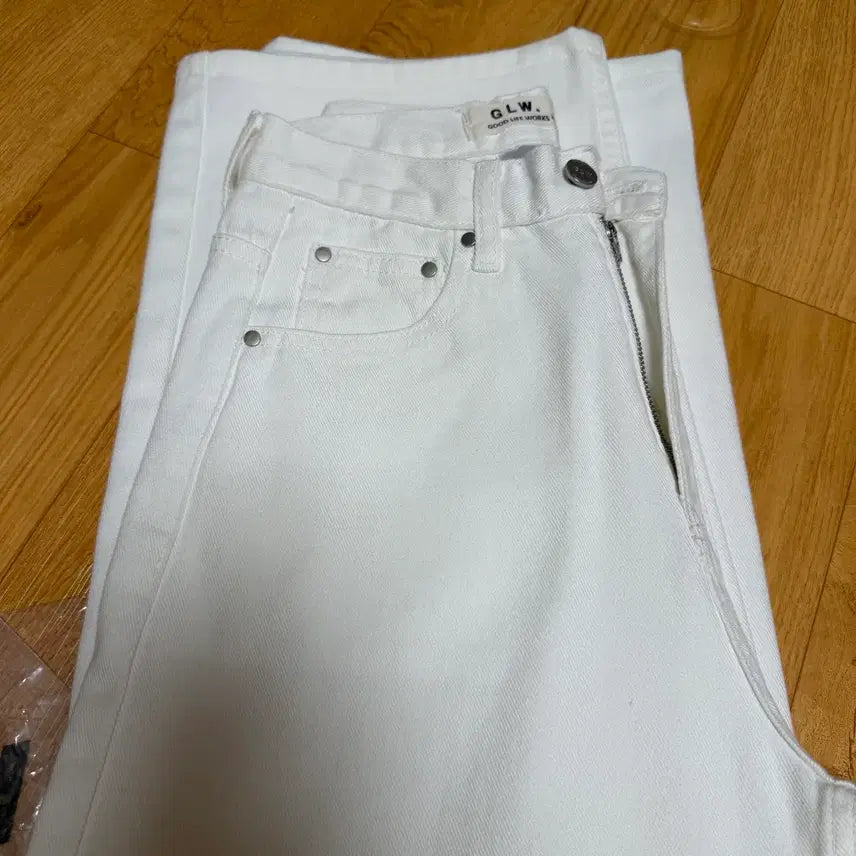 [BUNJANG] Goodlife Works Easy Wide Denim Pants Off-White / 굿라이프웍스 이지 와이드 데님 팬츠 오프화이트