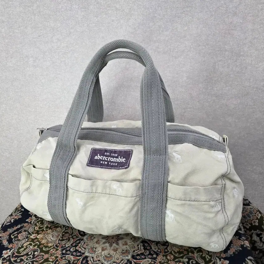 [BUNJANG] Abercrombie Embroidered Logo Duffle Bag / 아베크롬비 로고 자수 더플백 Abercrombie