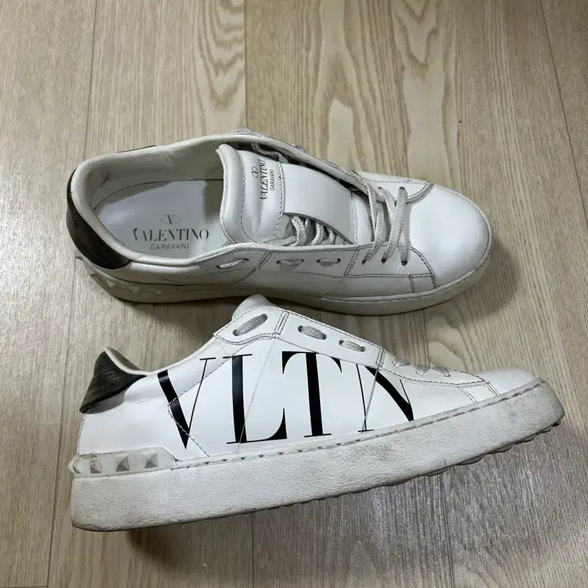 [BUNJANG] Valentino Sneakers Size 38 / 발렌티노 스니커즈 38