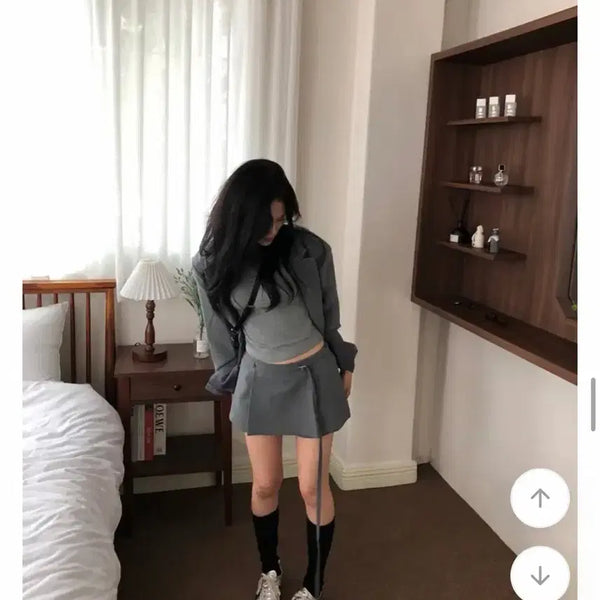 [BUNJANG] Amebly Gray Skirt / 에이블리 베으 회색 스커트 (새상품)