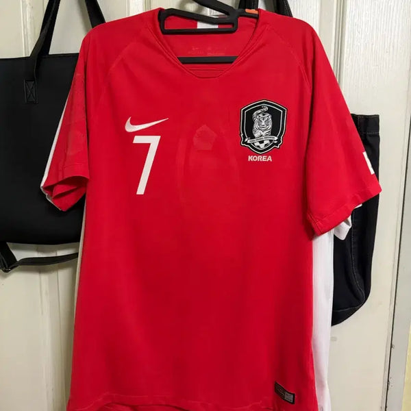 [BUNJANG] South Korea National Team 18-20 Home Son Heung-min Marked L Size Jersey (Flawed) / 18-20 국대 홈 손흥민 마킹 L 사이즈 판매 (하자 있음)