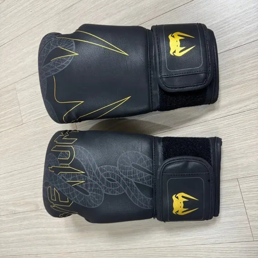 [BUNJANG] Venom Serpenti Boxing Gloves 10oz / 베넘 세르펜티 복싱 글러브 10온즈 상태최상